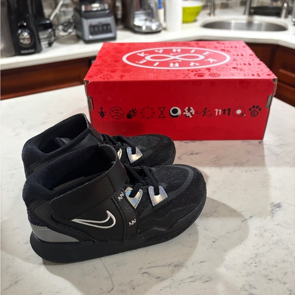 Nike Kyrie Infinity 'Fire and Ice' (TD) Size Sneaker Shoe 8c-10c NWB DD0333-005 - Picture 6 of 6